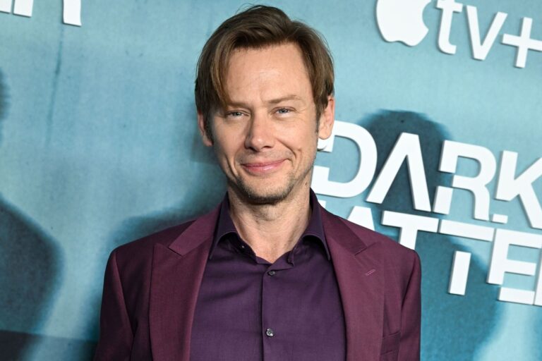 Jimmi Simpson Reveals He Broke His Leg Filming ‘Dark Matter’